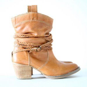 Size 9 - DINGO Twisted Sister Women's Caramel Brown Leather Western Boots